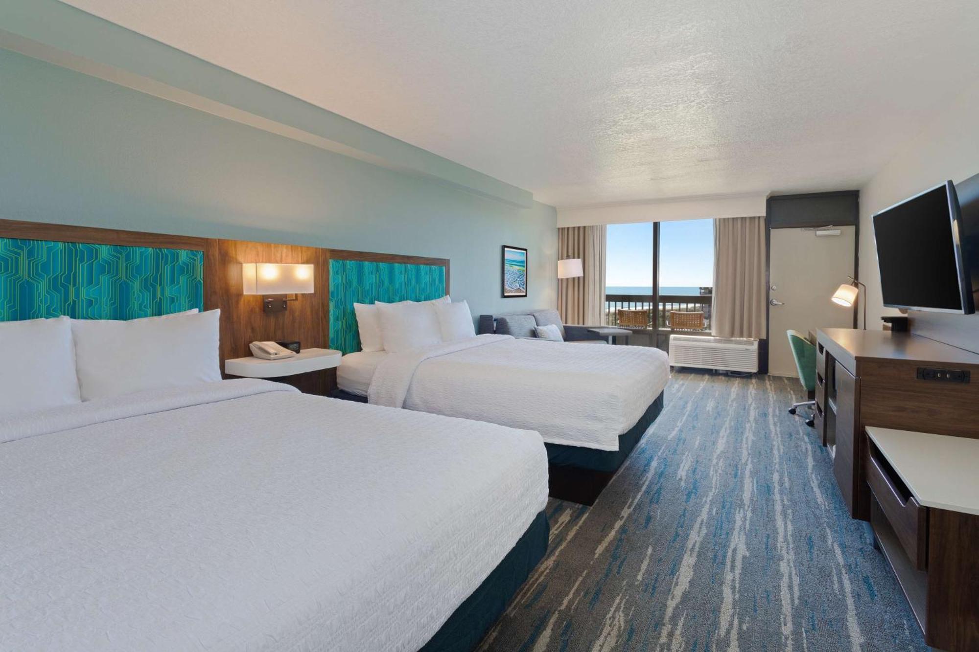 Queen Room with Ocean View - Non-Smoking