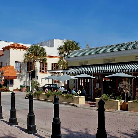 Hampton Inn Cocoa Beach-3